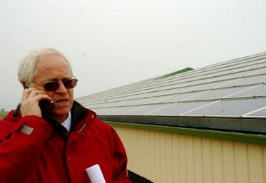 Jean-René Lallier (responsable Energies Renouvelables chez Solar Diffusion) : “les premiers qui ont compris l’intérêt du photovoltaïque, ce sont les agriculteurs”.