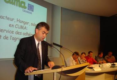 1,7 million d’euros
C’est le montant total des investissemnts des CUMA du Calvados en 2005. Un chiffre en baisse puisque l’année précédante, il atteignait 2 millions d’euros