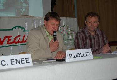 Philippe Dolley (au centre), président de Copleveau, “l’avenir de la viande bovine dans les exploitations passe notamment par une adaptation du produit au marché pour optimiser le meilleur prix de vente.
