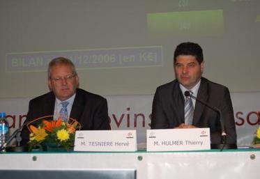 Thierry Hulmer, président, (à droite) et Hervé Tesnière, directeur, “des outils qui répondent aux nouveaux besoins des éleveurs”.