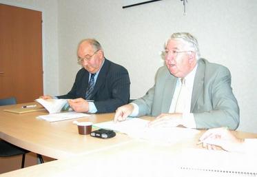 Gilbert Herpe et Jean-Marie Meulle: "les résultats de l’exercice confortent les ratios financiers. Le conseil d’administration va proposer à l’assemblée générale de verser 3,1 Me sous forme de dividendes remontant des filiales et de ristournes sur les activités dans la coopérative".