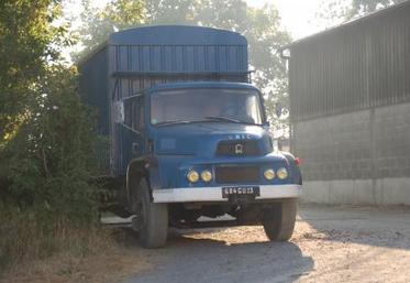 Un Unic des années 1950, tout un symbole pour le monde rural.