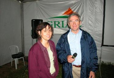 En marge de sa journée technique à St-Manvieu, Françoise Labalette (ONIDOL) et Loïc Vallée (Agrial) ont animé une conférence sur la valorisation de la biomasse agricole. Deux voies majeures s’ouvrent pour gérer l’après pétrole : "diminuer notre consommation en énergie et développer des énergies alternatives à partir de ressources renouvelables dont la biomasse agricole".