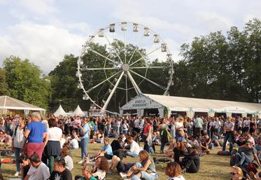 Le festival Beauregard est une grande fête où 152 000 personnes déambulent pendant quatre jours.