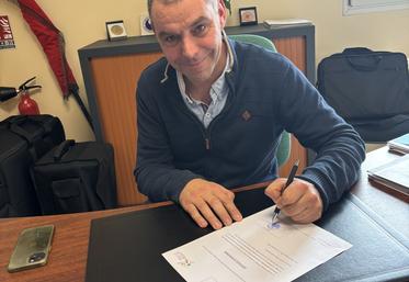 Nicolas Tostain, maire de Saint-Georges-d'Elle, a signé le certificat d'affichage.