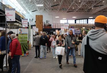 Dès l'ouverture, vendredi 18 octobre, le Festival de l'excellence normande a accueilli en nombre ses visiteurs, comme ici dans le hall 2 "L'Eau à la bouche". 58 000 personnes ont déambulé tout le week-end.