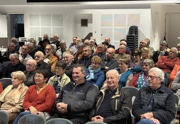 Une soixantaine de personnes a participé à la section des anciens exploitants présidée par Gérard Bédouin.
