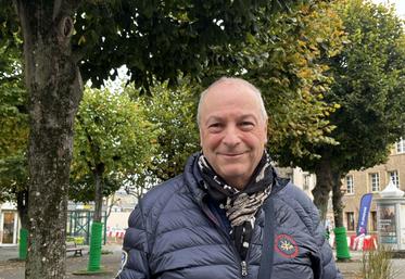 Michel Lemoine, ancien boucher, reste un amoureux de la bonne viande. Il fera partie des jurés du concours de l'entrecôte d'or.