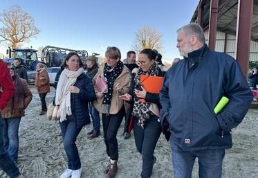 Florence Goron et Nadège Mahé ont partagé leurs préoccupations avec Catherine Faivre-Pierret, vice-présidente de la FNSEA, en déplacement dans le département le 14 janvier dernier.