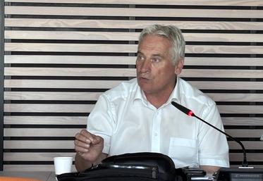 Hervé Marie, président du GDS de la Manche, fait un point d'étape sur la nouvelle maladie : la DCN (dermatose nodulaire contagieuse).