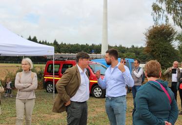 Armand Prod'homme, co-président des Jeunes agriculteurs de l'Orne, a eu l'occasion d'échanger pour la première fois avec Hervé Tourmente, nouveau préfet de l'Orne.
