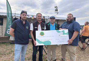 Ludovic Leroux, secrétaire Agri-Night, Arnaud Martinet, président du Service de remplacement de la Manche, Geoffrey Petit dit « Mello » et Julien Datin, co présidents d'Agri- Night.