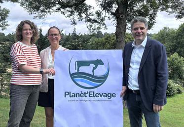 Thierry Hulmer, président de Planet'élevage, organise avec Nadège Mahé, vice-présidente et secrétaire de la Chambre d'agriculture et Chloé Serre, en charge de la communication, la prochaine édition de la foire de Lessay, marquée par l'absence d'animaux.