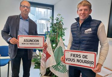 Xavier Hay, président de la FDSEA du Calvados et Alban Bréhon, secrétaire général des Jeunes agriculteurs du département, ont encouragé les parlementaires à relayer leurs demandes.