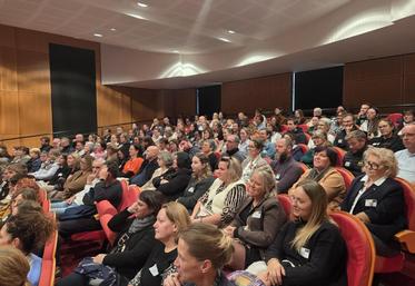 Pas moins de 200 personnes sur les 220 salariés des MFR étaient réunies à Torigny-les-Villes le 17 octobre pour une journée dédiée à l'intelligence artificielle.