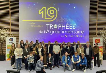 "L'IA n'est plus pour demain. Déjà 10 % de la population mondiale utilisent Chat GPT, quand 62 % des grands groupes y ont recours pour leurs processus d'achats", lance Mathieu Borgé, expert de l'IA générative, à l'attention de l'auditoire lors de la 19e édition des Trophées de l'Agroalimentaire 2025.