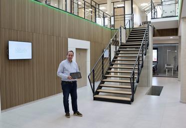 Latitude TEC a développé une nouvelle gamme de GPS avec l'entreprise chinoise Hi-Target : les Farmstar F3.