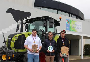 Les Limons du Neubourg, avec leur entraîneur, Maxime Poulain, au centre.