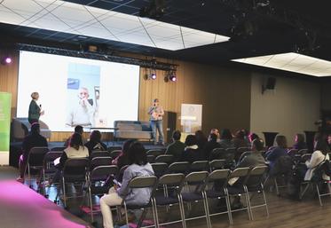 En fin de matinée, une table ronde autour de la question de l'utilisation du plastique dans les circuits courts s'est tenue. Trois acteurs dans le secteur du réemploi du verre et de la restauration collective ont tenté d'éclairer l'assemblée.