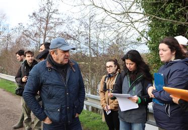 Henri Pomikal a échangé avec vingt élèves de la licence professionnelle Métiers de la protection et de la gestion de l'environnement de Caen.