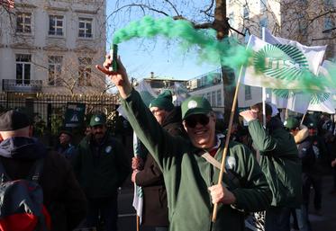Sylvain Delye est venu en force avec une cinquantaine d'agriculteurs ornais.