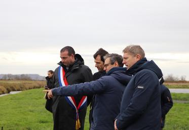 Christophe Blanchet, député du Calvados et coprésident du groupe d'études sur la chasse à l'Assemblée Nationale, a invité Mathieu Lefèvre, ministre délégué chargé de la Transition écologique, pour une 1re visite de gabion.