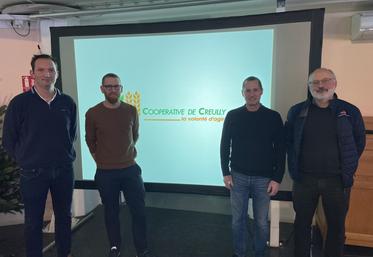Olivier Veron, responsable nutrition animale à la coopérative de Creully ; Silvère Gelineau, ingénieur agronomie et productions fourragères à la ferme expérimentale de la Jaillère (44) ; Julien Greffier, chef produit fourragères chez Limagrain ; Erik Sulmont, responsable grands comptes ruminant chez Lallemand.