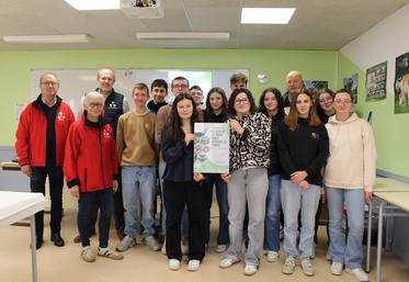 Le Crédit Mutuel est venu remettre son chèque aux élèves mardi 20 janvier.