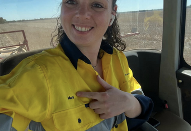 Marie est restée quelques mois en Australie. Elle a pu travailler sur une ferme céréalière de Nouvelle-Galles du Sud.