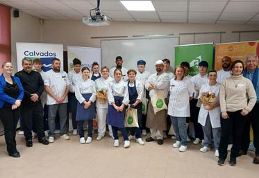 Le challenge Bien Manger Normandie a réuni des chef(fe) s et étudiants, mercredi 11 février, au lycée Jean Jooris à Dives-sur-Mer. Huit binômes, soit seize participants au total, ont œuvré à l'élaboration de la fameuse recette avec des ingrédients imposés.