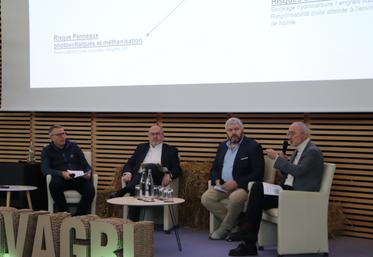 Mathieu Bignon, Jean-Yves Batard, Jonathan Lenourichel et Jean-Michel Geeraert ont échangé, à l'occasion des rendez-vous de l'agriculture normande, sur la sécurisation des exploitations.