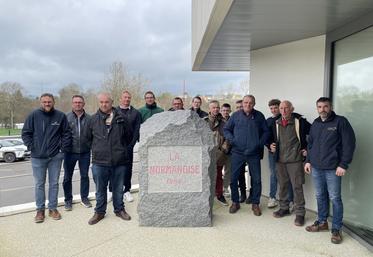 Les éleveurs de Blondes d'Aquitaine du Calvados ont arpenté le site de la Normandise à Vire. Tous ont été stupéfaits de l'attractivité et l'innovation mise en place sur le territoire. Le syndicat se prépare au concours départemental à Vire en juin prochain et une visite de Rungis en 2027.