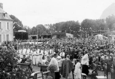 Dominique Forget a procédé à la numérisation de nombreuses archives. Il compte en découvrir d'autres pour constituer un réel travail de documentaliste audiovisuel.