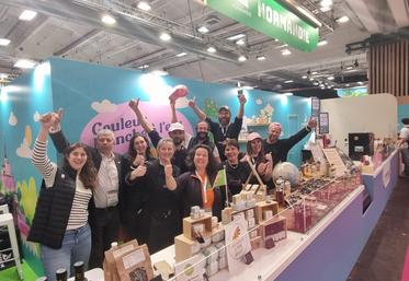 Tout au long du Salon de l'Agriculture, les producteurs ont pu s'installer sur le stand de la Manche pour faire découvrir et commercialiser leurs produits aux visiteurs.