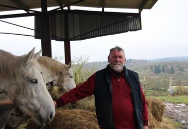 Michel Lepoivre, maire de Saint-Aubin-de-Courteraie pendant quatre mandats. La commune compte 130 âmes.