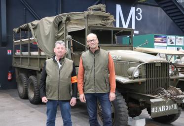 Jean-Michel Hamel, président de la FDSEA de la Manche, et Xavier Hay, président de la FDSEA du Calvados, coorganisateurs.