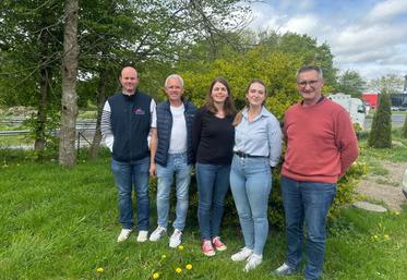 Le nouveau bureau a été installé : Anthony Cholot, secrétaire, Jean-François Couraye, vice-président, Florine Dujardin, co-présidente, Marie Lecavelier, animatrice, et Sylvain Nativelle, co-président. (absent sur la photo : Guillaume Morel, trésorier).