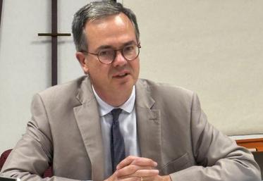 Philippe Brugnot, secrétaire général de la préfecture de la Manche, conserve le niveau de vigilance pour une grande partie du département.