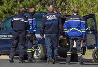 Les gendarmes appellent les agriculteurs à cultiver l'étonnement et à ne pas attendre trois jours pour les prévenir quand ils ont remarqué "quelque chose d'inhabituel".