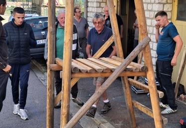 L'amicale a installé ce type de mirador pour la sécurité des chasseurs.