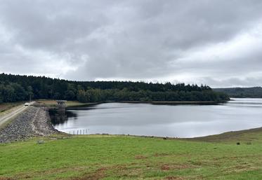 Le barrage du Gast, créé en 1986, va connaître une nouvelle phase de travaux pour augmenter sa capacité de stockage de 68 % afin de sécuriser l'alimentation en eau potable de part et d'autre du Calvados et de la Manche.