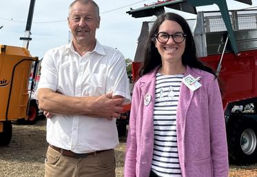 Le maire, Jean-René Guérin, s'appuie sur Maryse Domin, conseillère municipale pour le village agricole.
