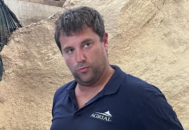 "Depuis quelques semaines, certains prélèvements bancaires pour des factures d'aliments ne passent plus", alarme Jean-François Osmond. 