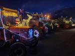 Les JA organisent des parades de tracteurs illuminés dans 4 villes sarthoises à l'occasion de leur marché de Noël.