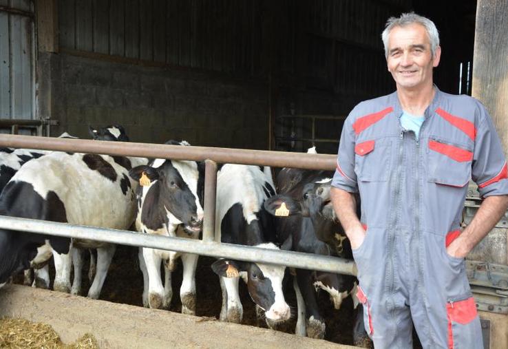 Charles Méline, 61 ans, a abandonné la production laitière pour se consacrer exclusivement à l’élevage de génisses en délégation. « Je prendrai ma retraite définitive en fin d’année prochaine », annonce l’agriculteur.