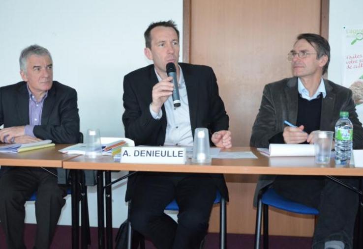 (De gauche à droite) Fernand Pineau de la Draaf, Alain Denieulle, président du GIE Élevage Pays de la Loire et Patrick Louis, directeur du GIE Élevage.