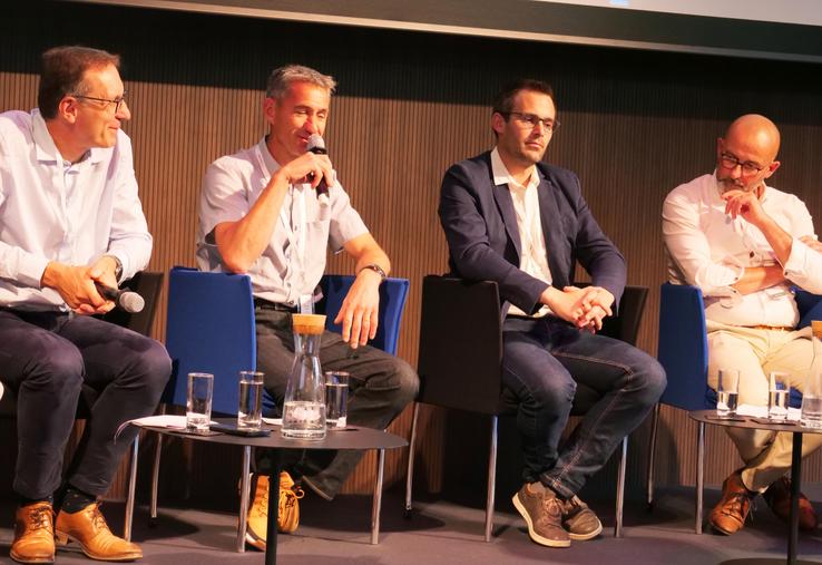 Pierre-Antoine Maret, responsable groupes et pôle agro-environnement chez Seenovia ; Raphaël Côme, agriculteur mayennais membre d'un groupe, Sébastien Heurbize, secrétaire de l'OP APBO ; Frédéric Tattevin, responsable du pôle Tech-Eco chez Seenovia.