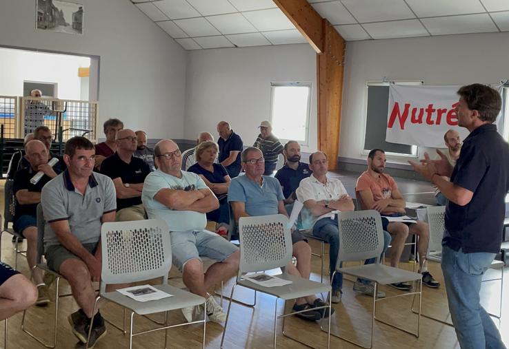 David Le Bullenger, de l'OS normande, a présenté aux éleveurs la plus-value possible en s'engageant dans la filière Ma Normande Locale. 