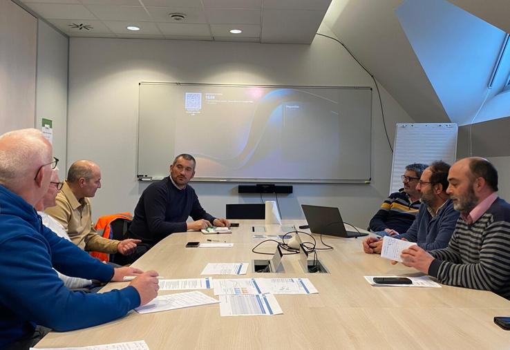 Les responsables FDSEA-JA ont pu échanger en toute transparence avec les élus de Terrena Lait.
