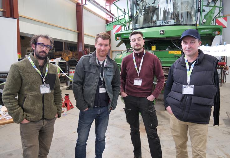 Benjamin Montailler, Simon Guillemet, Pierre Pezot et Guillaume Jolly ont présenté les activités de leur Cuma lors des portes ouvertes jeudi 19 mars.